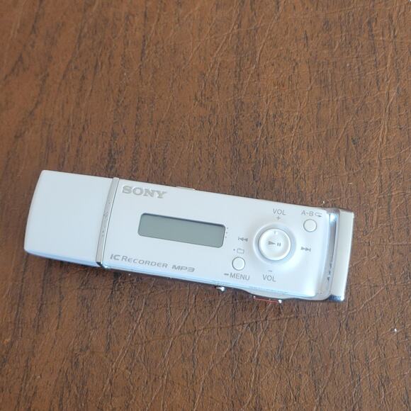 Sony IC Hand Held Portable Voice Recorder Mp3 ICD-U60 USB WHITE - Picture 6 of 8